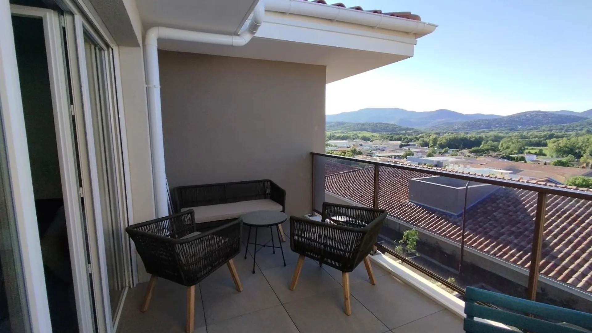 Appartement Spacieux Et Lumineux Cogolin Apartment